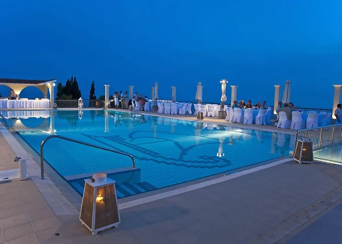 Mouikis Sun Village Lägenhetshotell Lakíthra