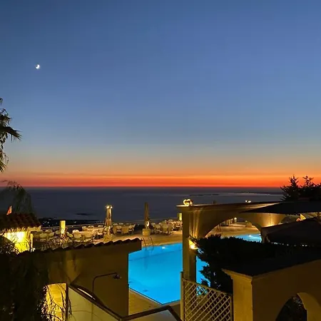 Mouikis Sun Village شقة فندقية