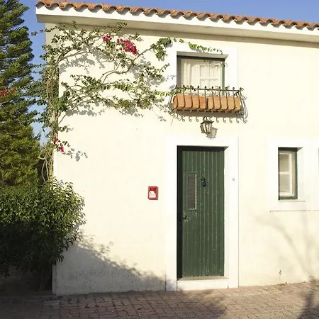 Mouikis Sun Village Aparthotel 4*