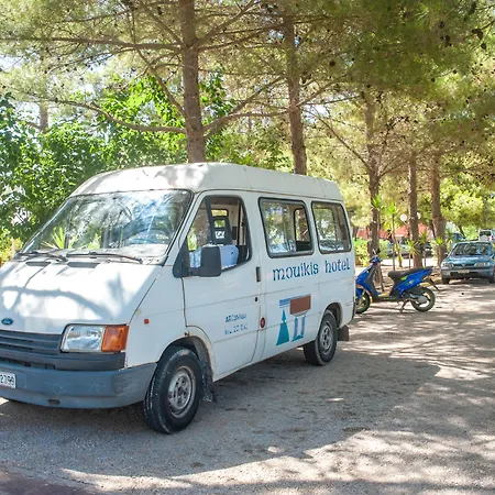 Mouikis Sun Village מלון דירות 3*