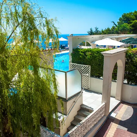 Appart hôtel Mouikis Sun Village 4*