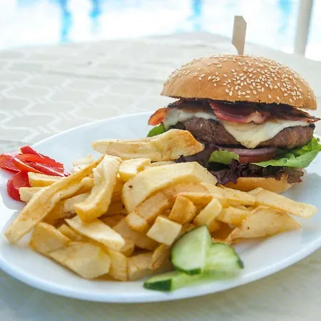 Appart hôtel Mouikis Sun Village 4*