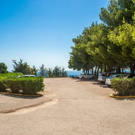 Mouikis Sun Village 4*
