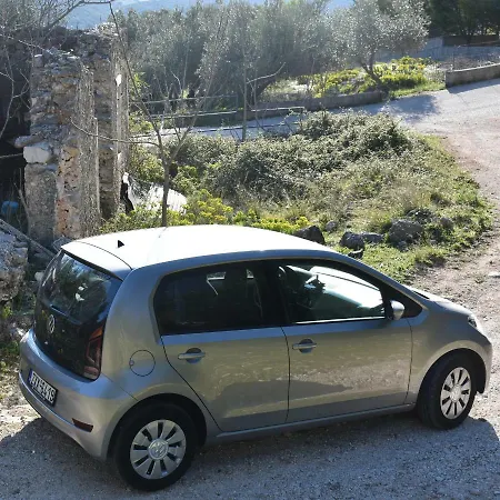 מלון דירות Mouikis Sun Village 3*