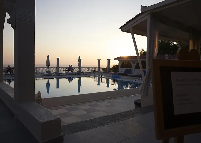 아파트호텔 Mouikis Sun Village