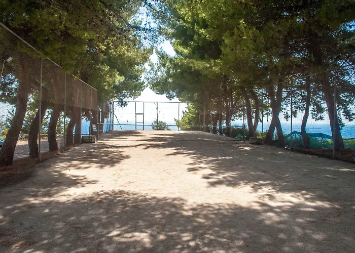 아파트호텔 Mouikis Sun Village 4*