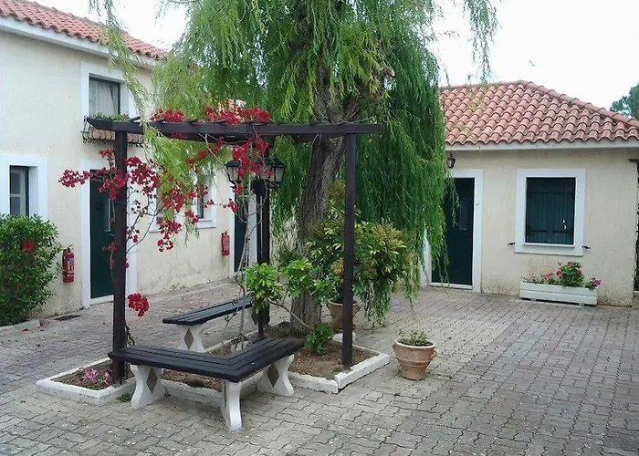 Mouikis Sun Village Апарт-отель Lakithra