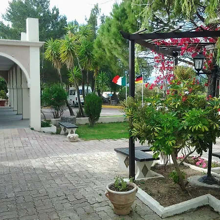 Mouikis Sun Village 4*